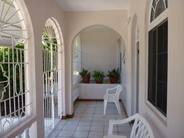 Goldenview Guesthouse Ocho Rios Exterior foto