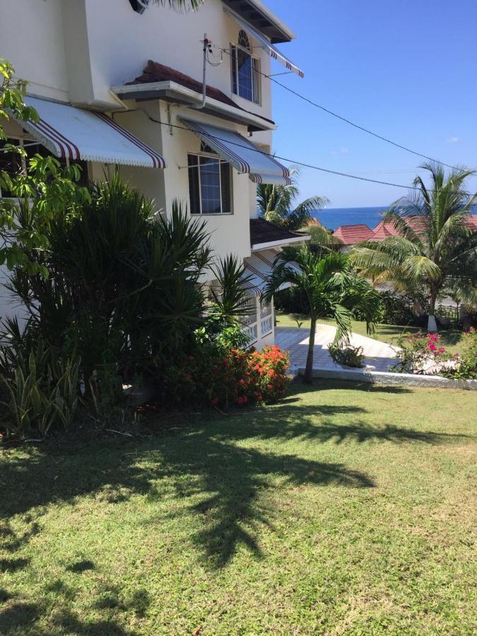 Goldenview Guesthouse Ocho Rios Exterior foto