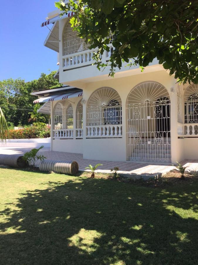 Goldenview Guesthouse Ocho Rios Exterior foto